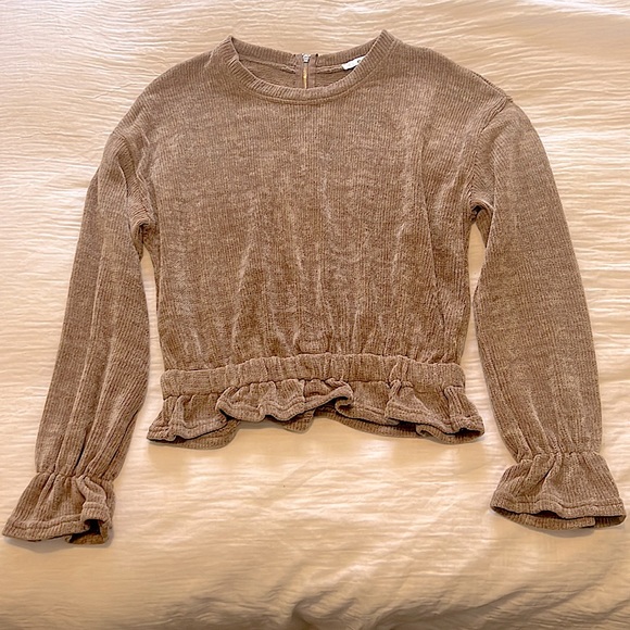Size medium sweater in excellent condition - Picture 1 of 2